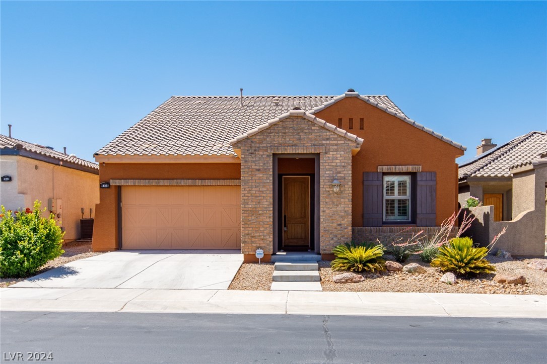 425 Via Stretto Avenue