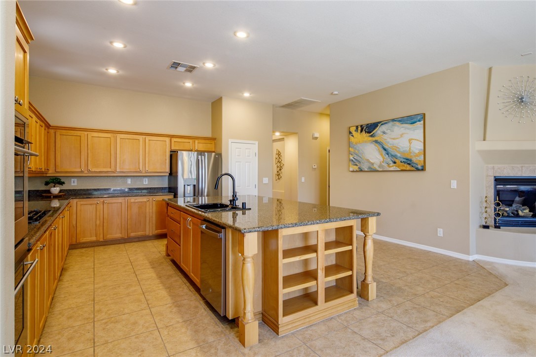 425 Via Stretto Avenue