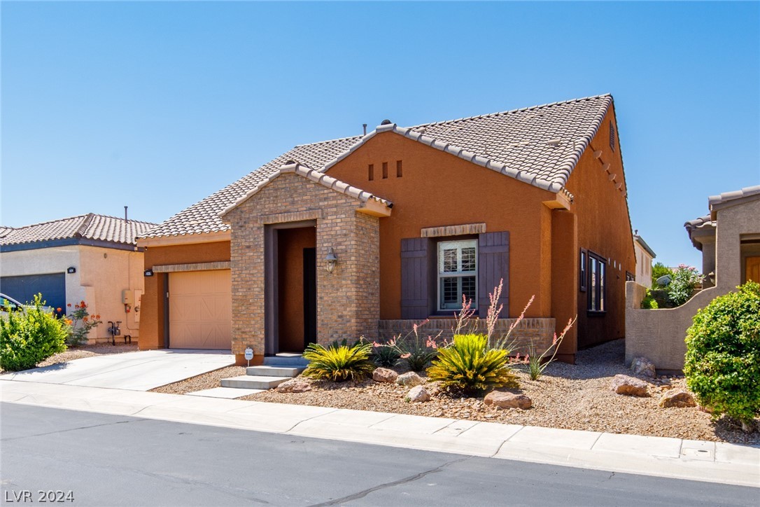 425 Via Stretto Avenue