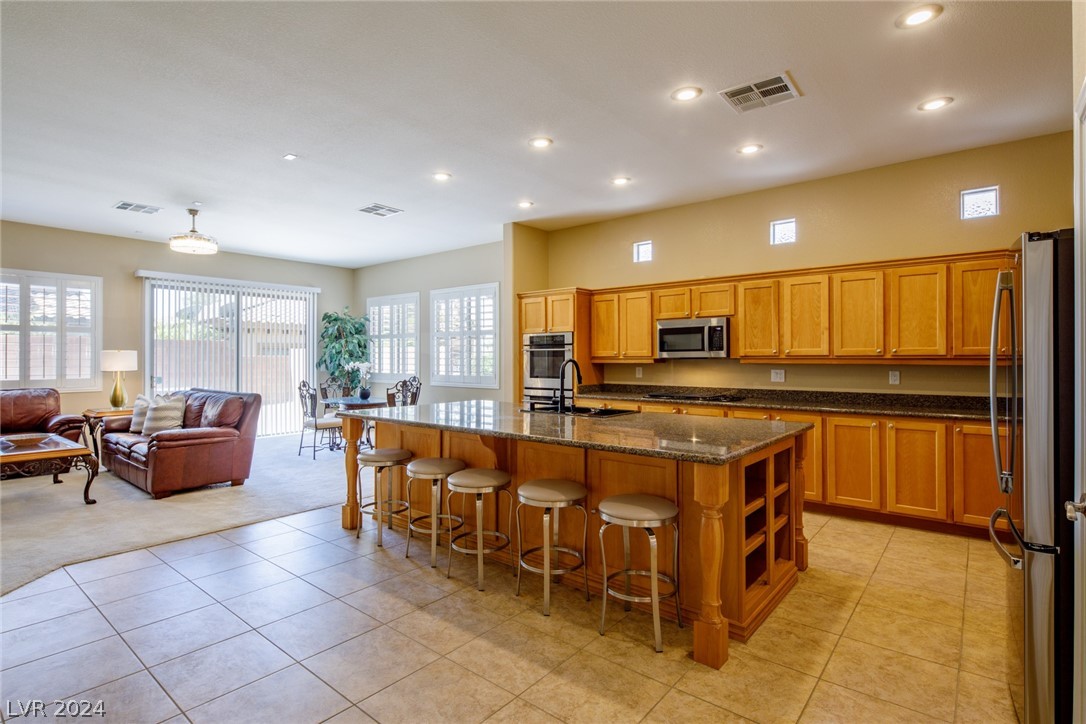 425 Via Stretto Avenue