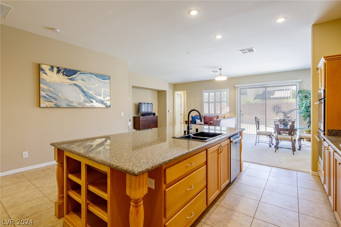 425 Via Stretto Avenue