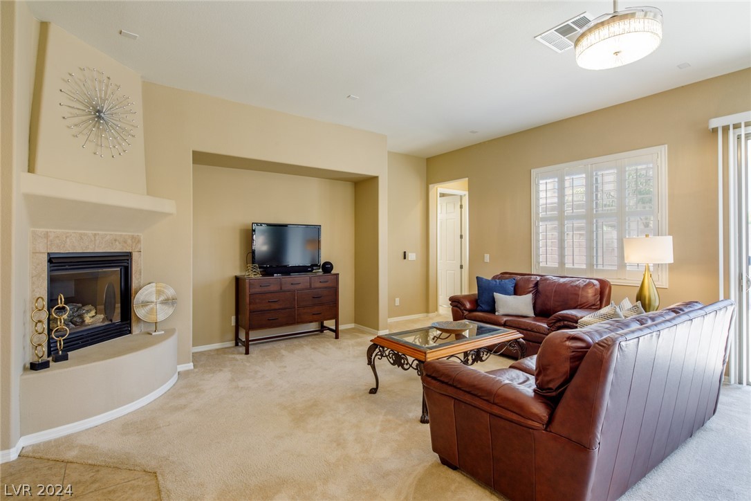 425 Via Stretto Avenue