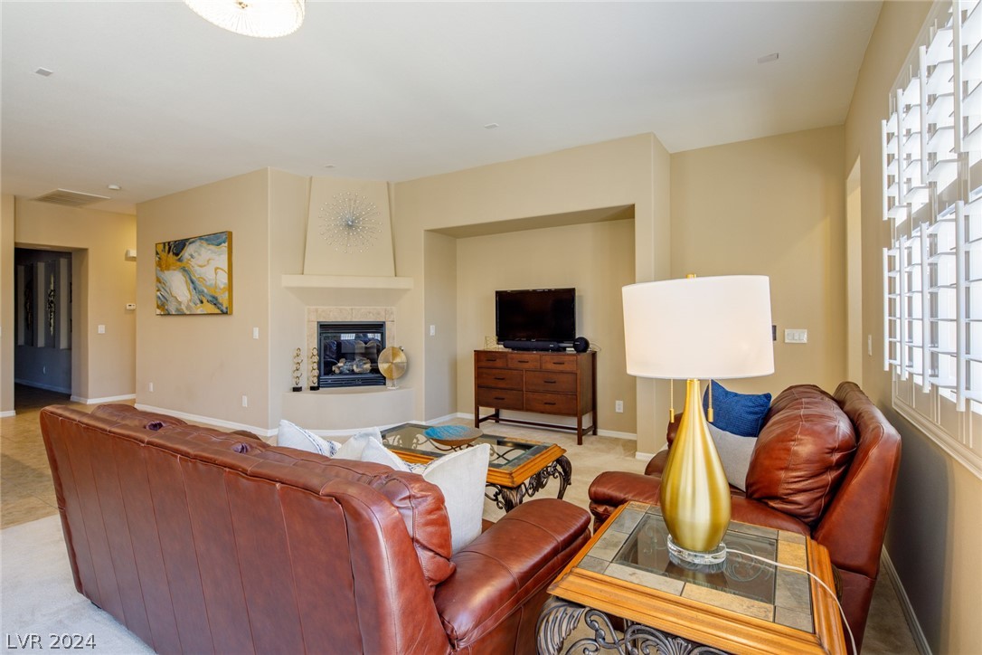 425 Via Stretto Avenue