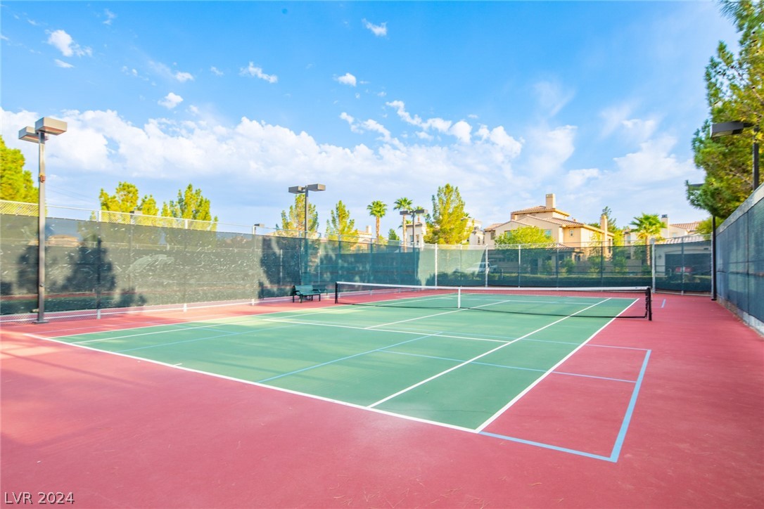 425 Via Stretto Avenue