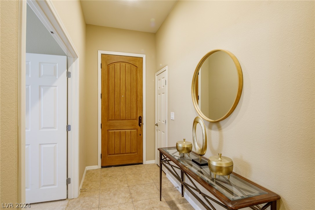 425 Via Stretto Avenue