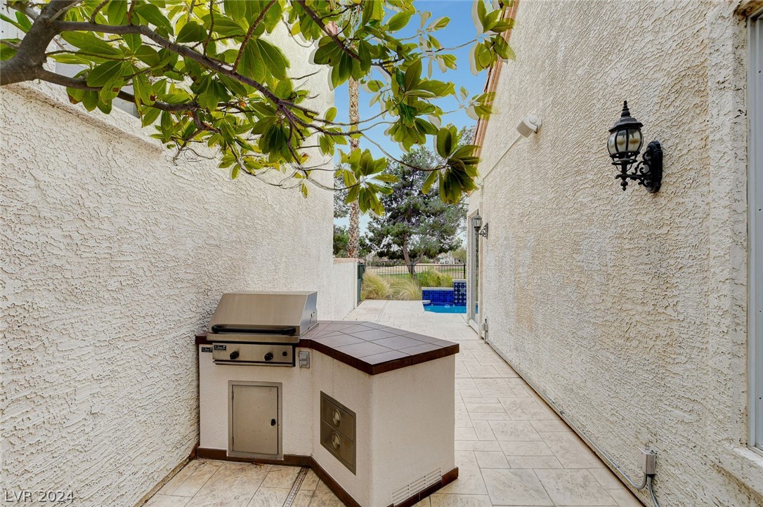 8941 Diamond Falls Drive