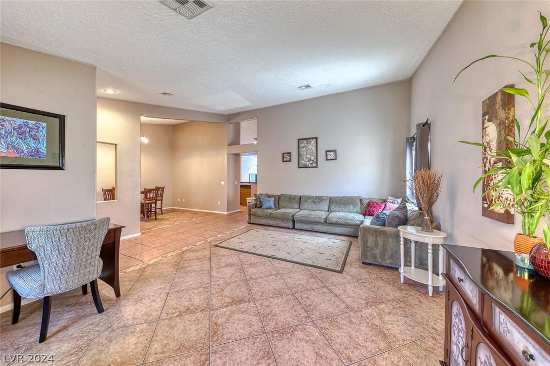 8904 Rusty Rifle Avenue