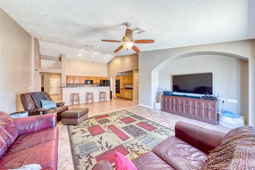 8904 Rusty Rifle Avenue