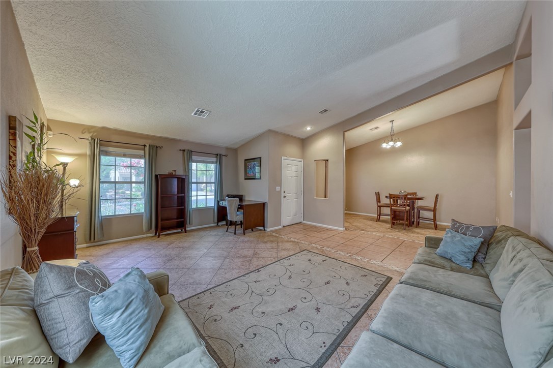 8904 Rusty Rifle Avenue