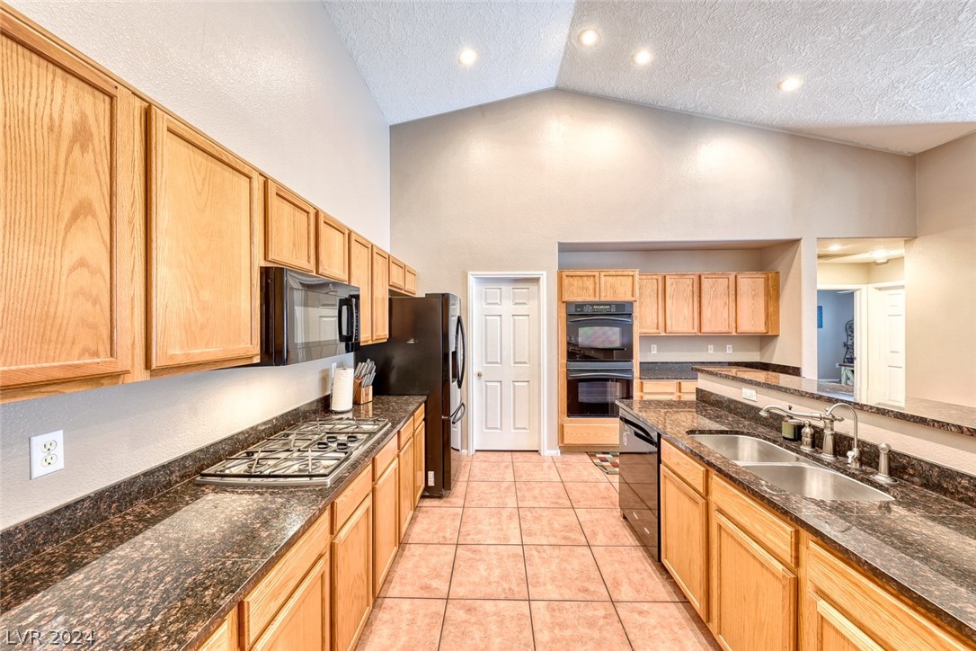 8904 Rusty Rifle Avenue