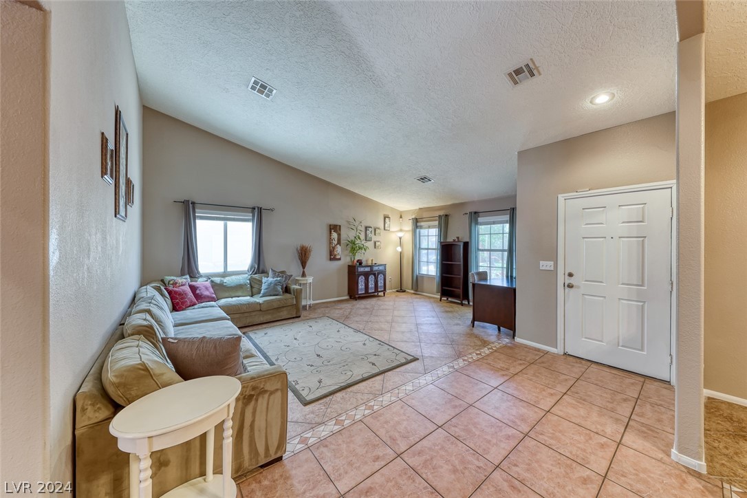 8904 Rusty Rifle Avenue