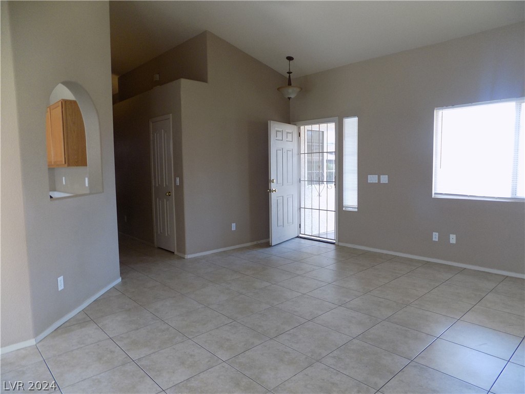 229 OXFORD CLOTH Court