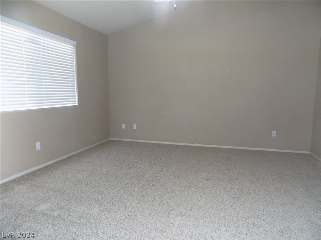 229 OXFORD CLOTH Court