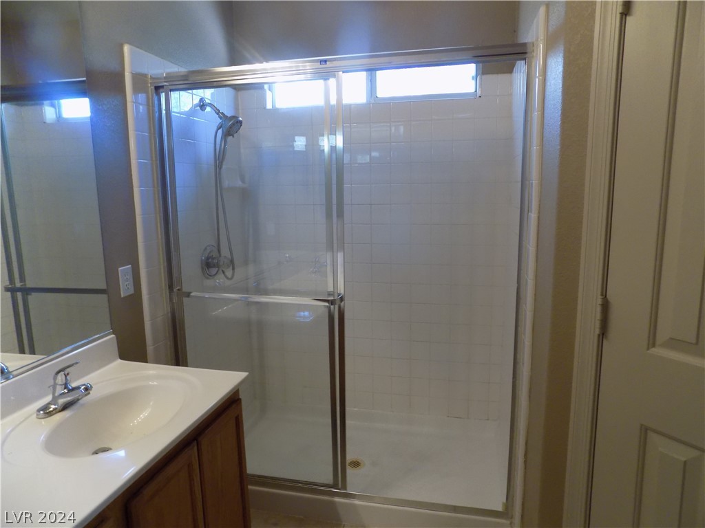 229 OXFORD CLOTH Court