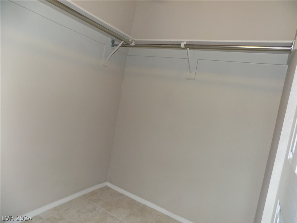 229 OXFORD CLOTH Court