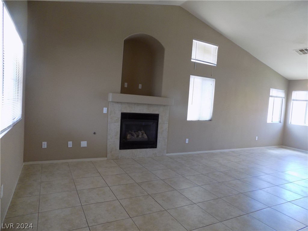 229 OXFORD CLOTH Court