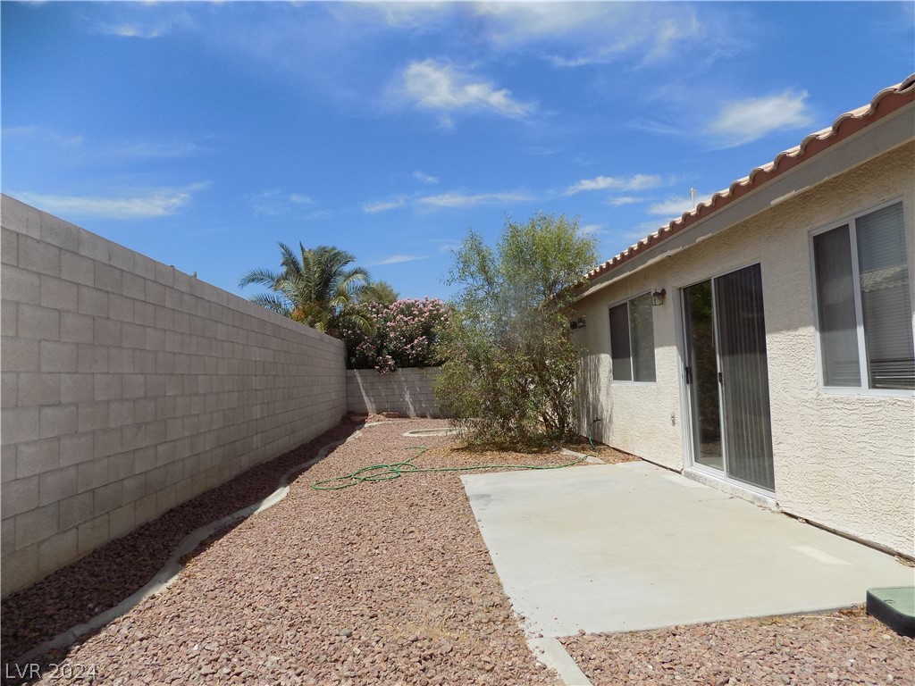 229 OXFORD CLOTH Court