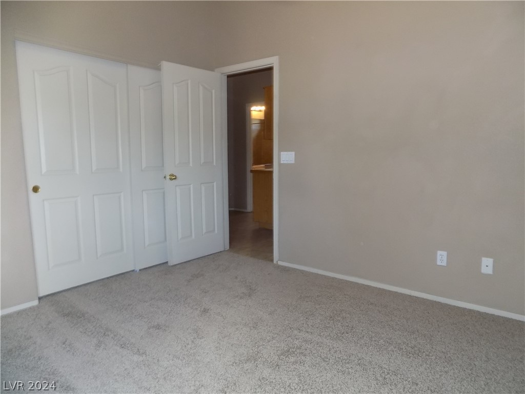 229 OXFORD CLOTH Court