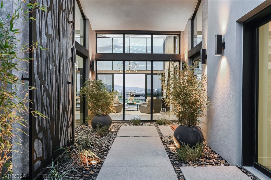 1530 Dragon Crest Avenue