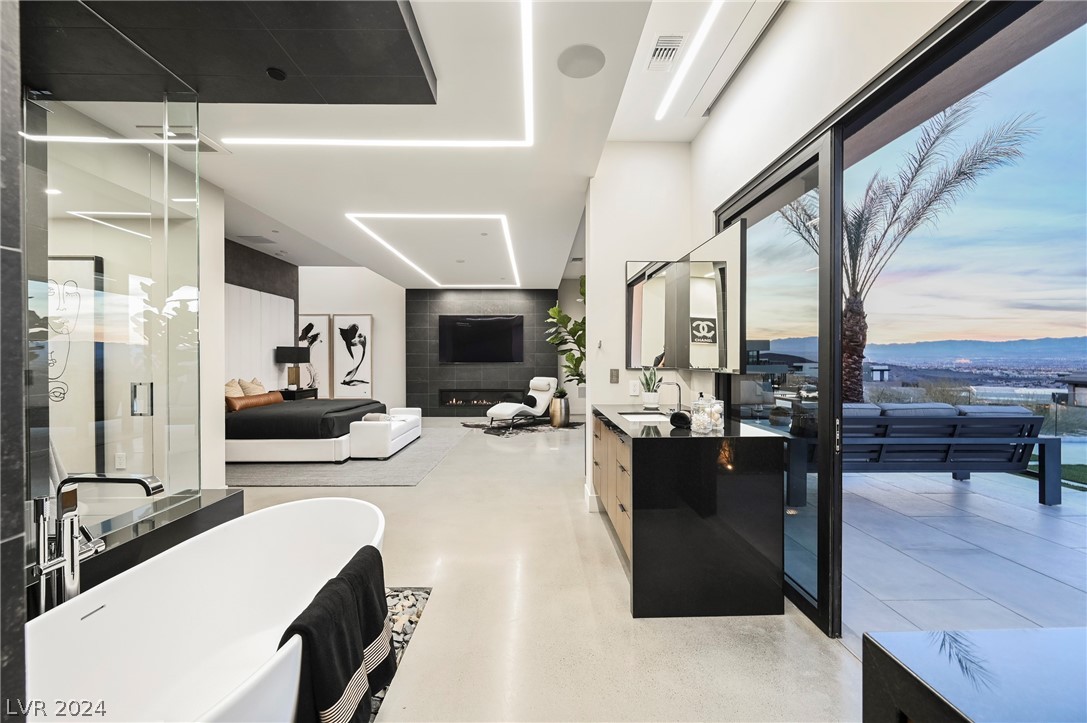 1530 Dragon Crest Avenue