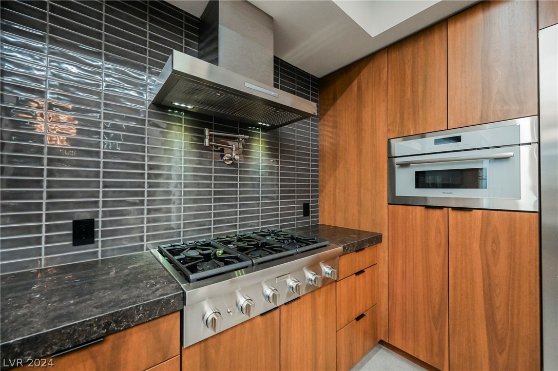 1530 Dragon Crest Avenue