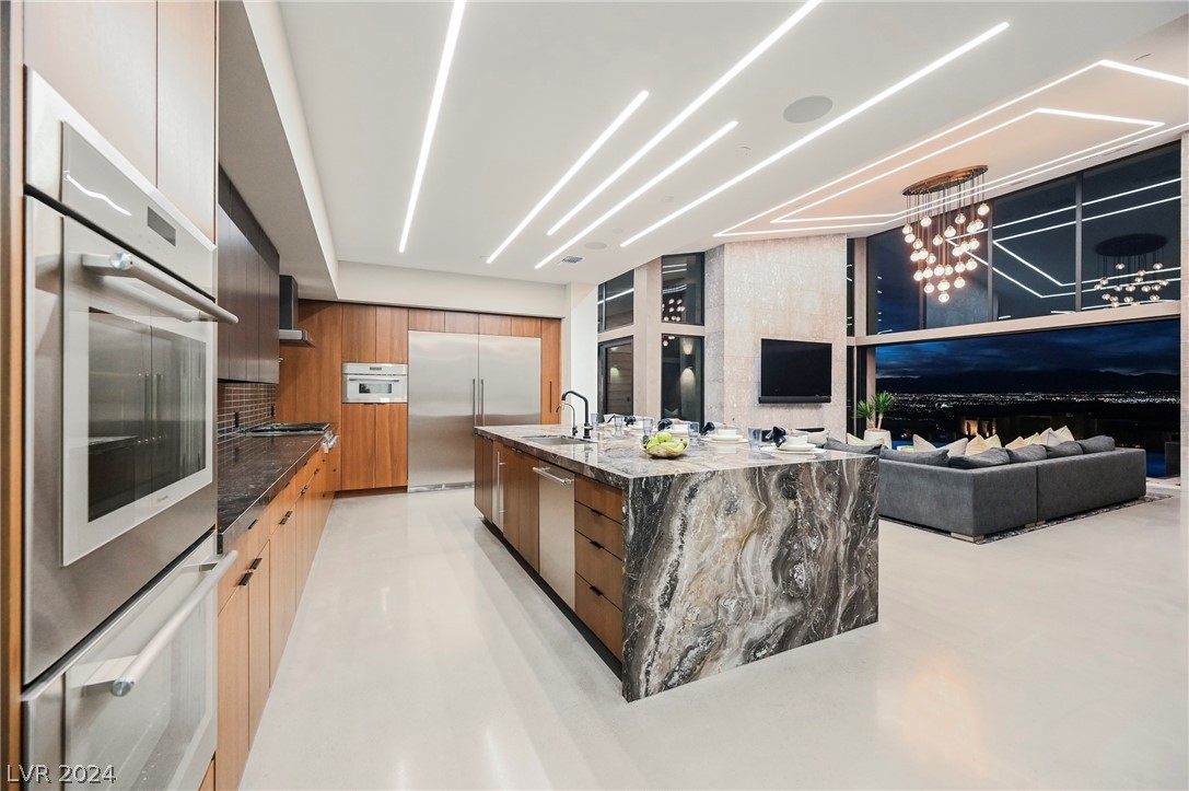 1530 Dragon Crest Avenue