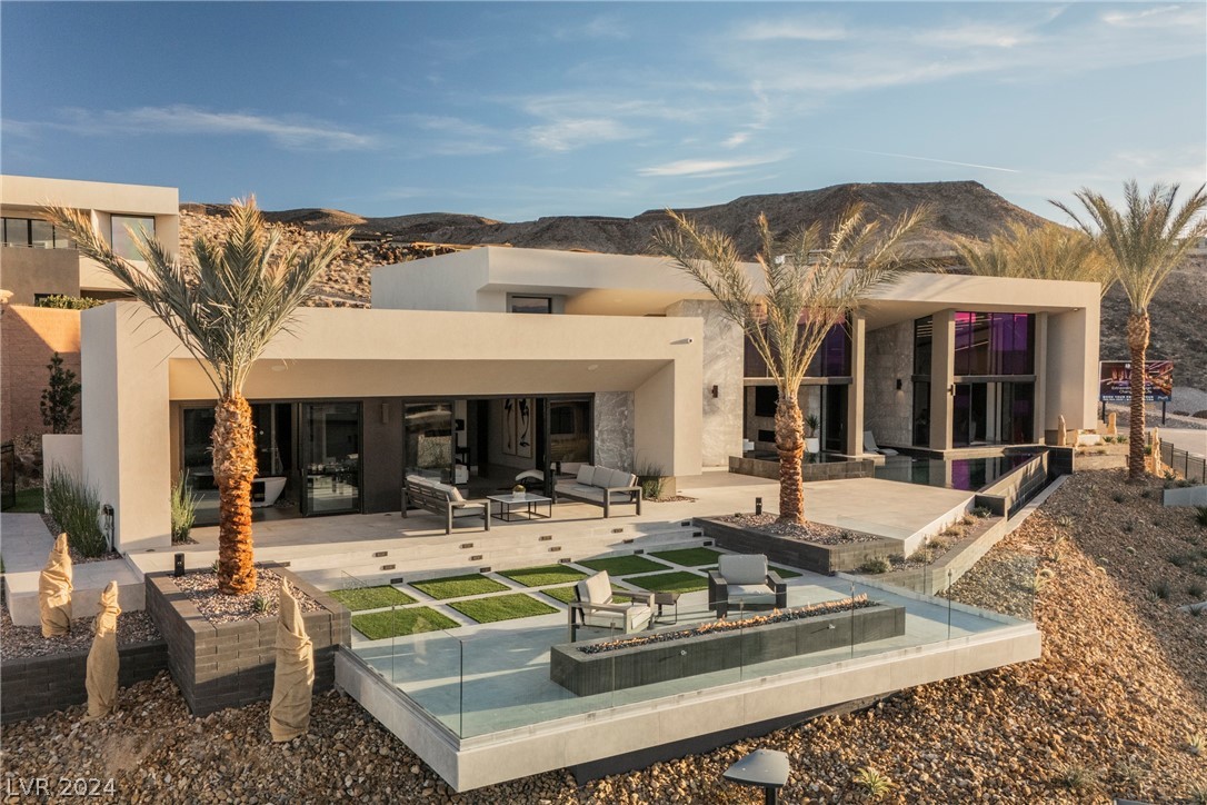 1530 Dragon Crest Avenue