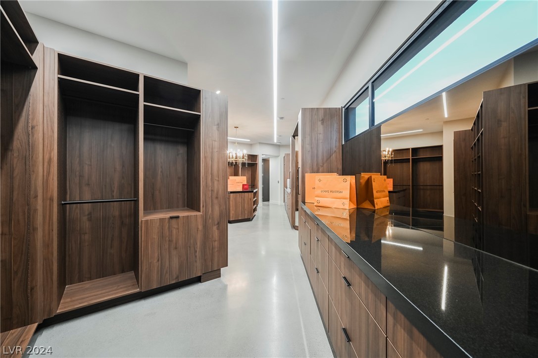 1530 Dragon Crest Avenue