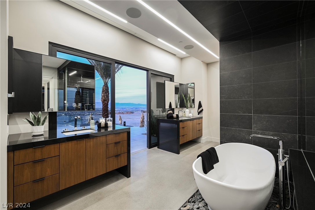 1530 Dragon Crest Avenue