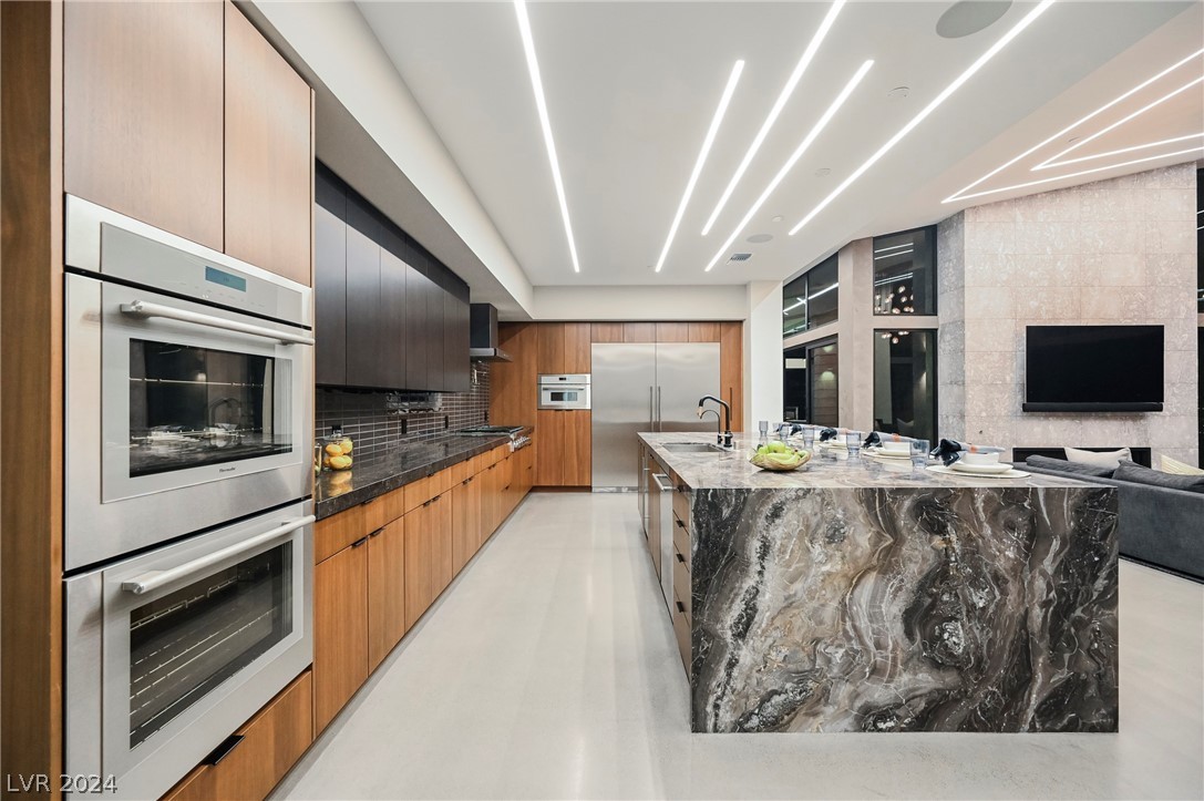 1530 Dragon Crest Avenue