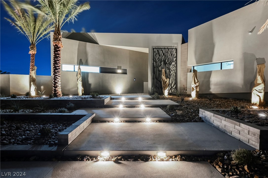 1530 Dragon Crest Avenue