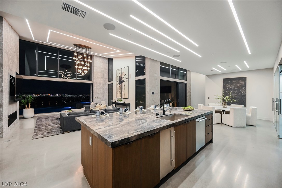 1530 Dragon Crest Avenue