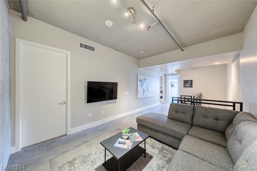 353 East Bonneville Avenue 129