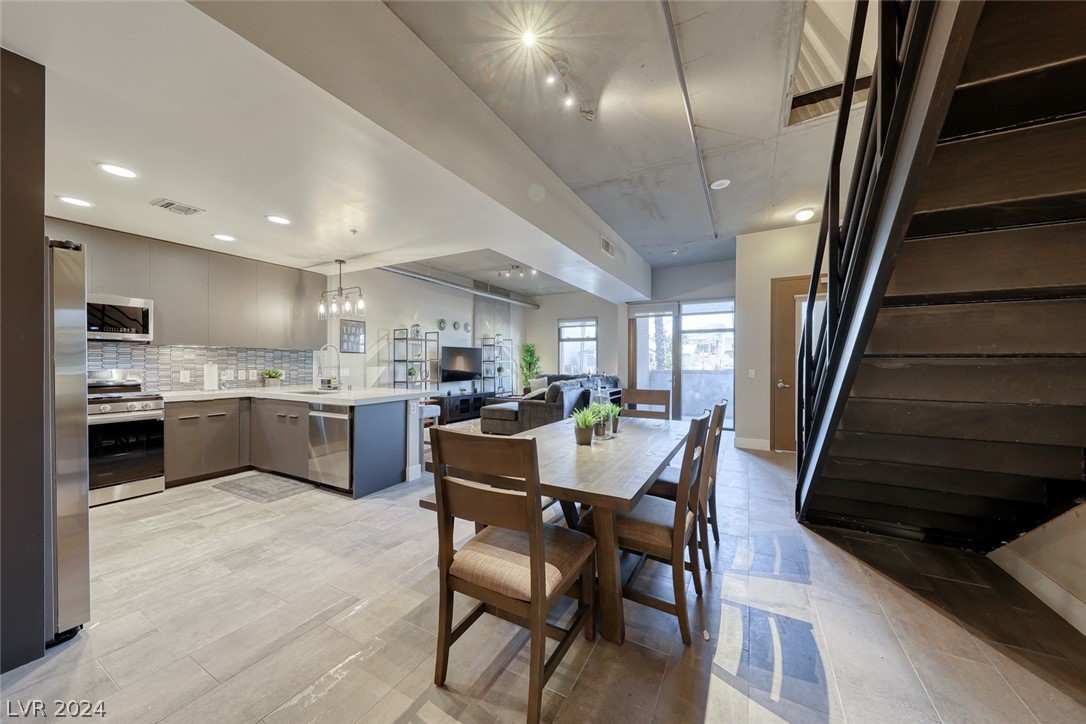 353 East Bonneville Avenue 129
