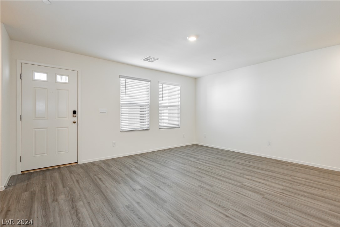 9920 Tangerine Hills Street