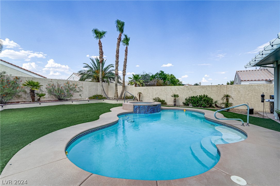 4928 Encore Paradise Avenue