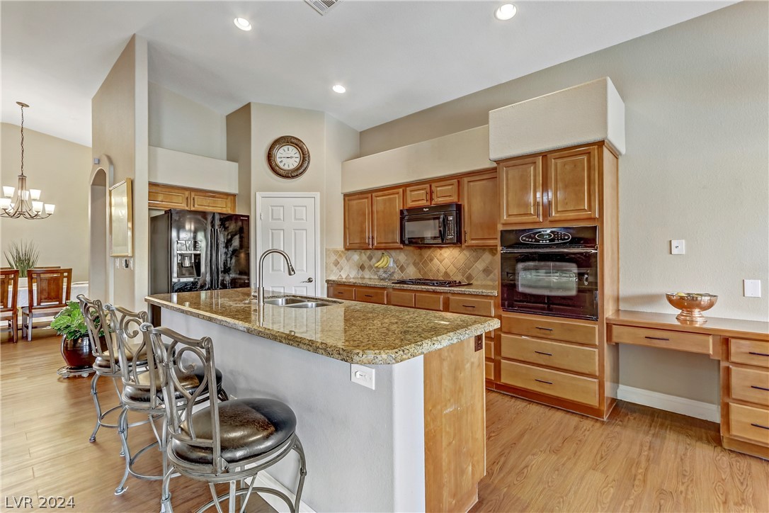 4928 Encore Paradise Avenue