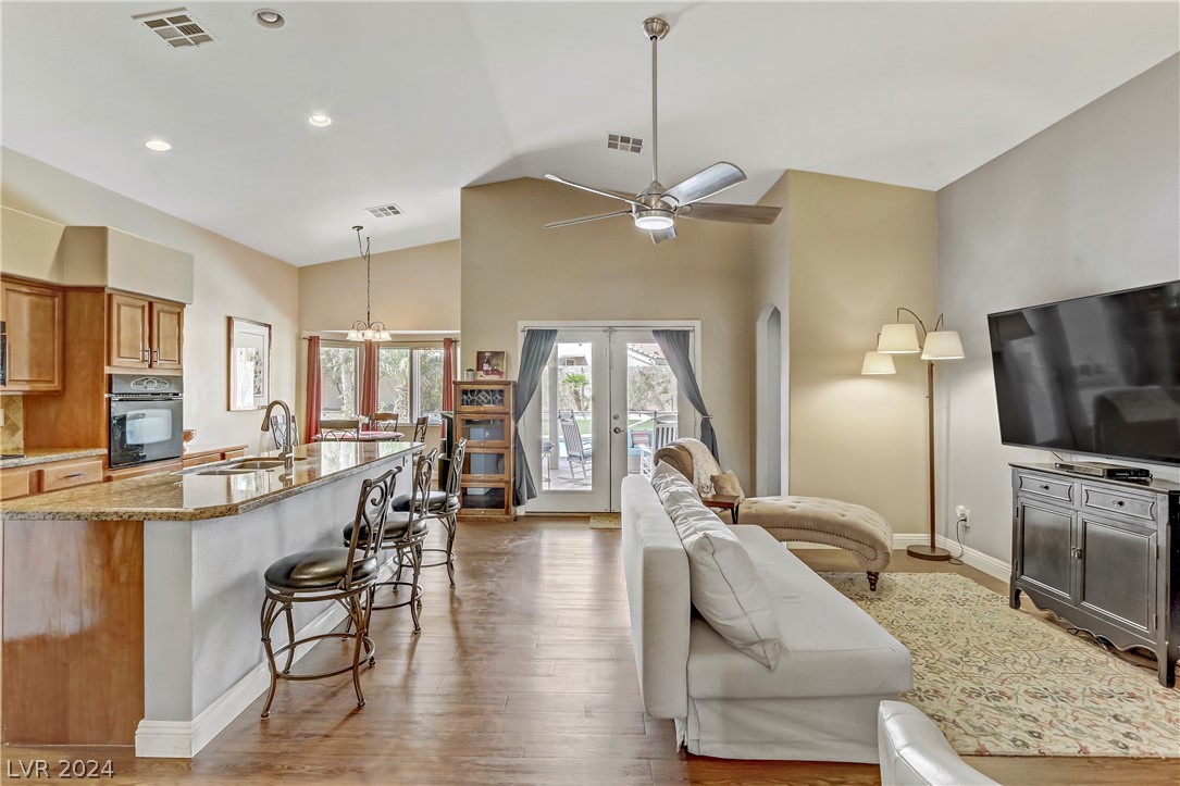 4928 Encore Paradise Avenue