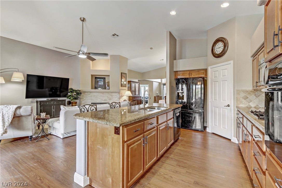 4928 Encore Paradise Avenue