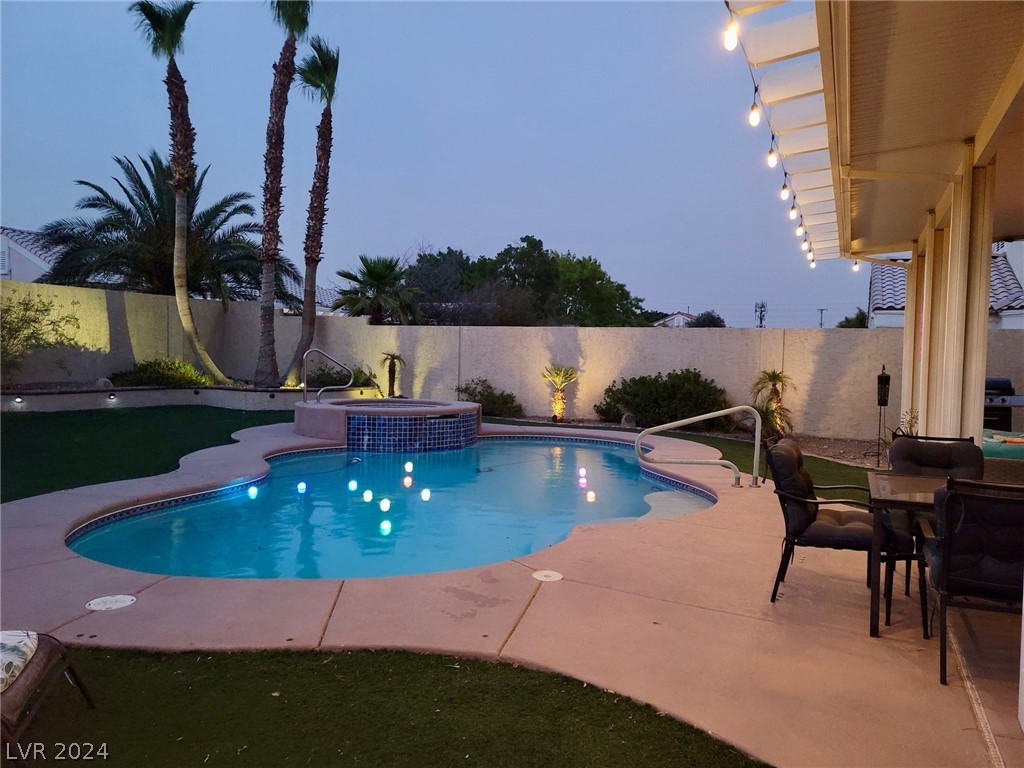 4928 Encore Paradise Avenue