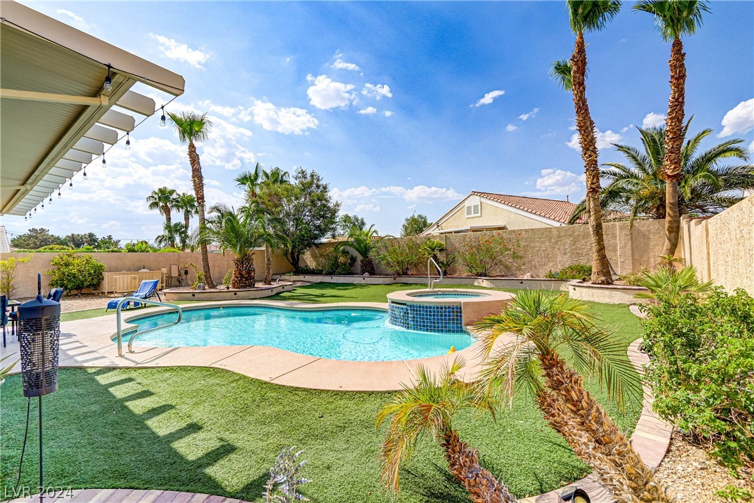 4928 Encore Paradise Avenue