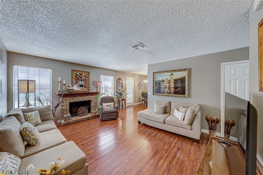 5576 West Rochelle Avenue 16B