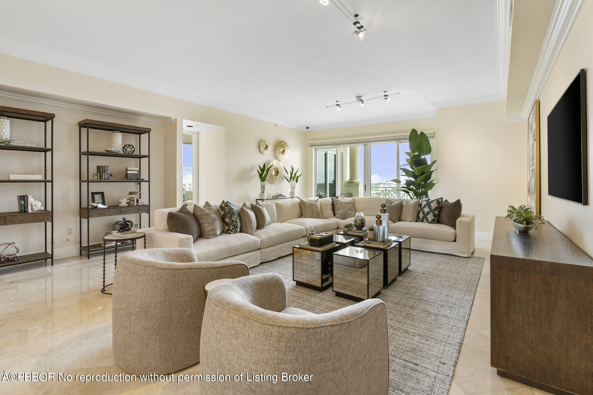 201 S Narcissus Avenue 605