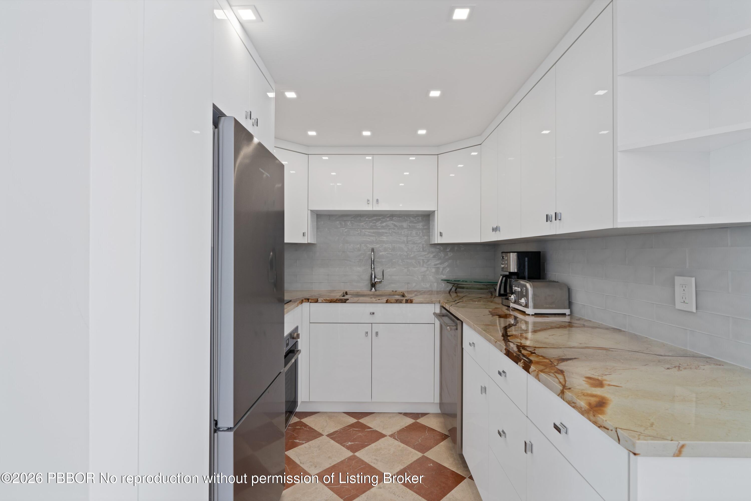 401 Peruvian Avenue 3020