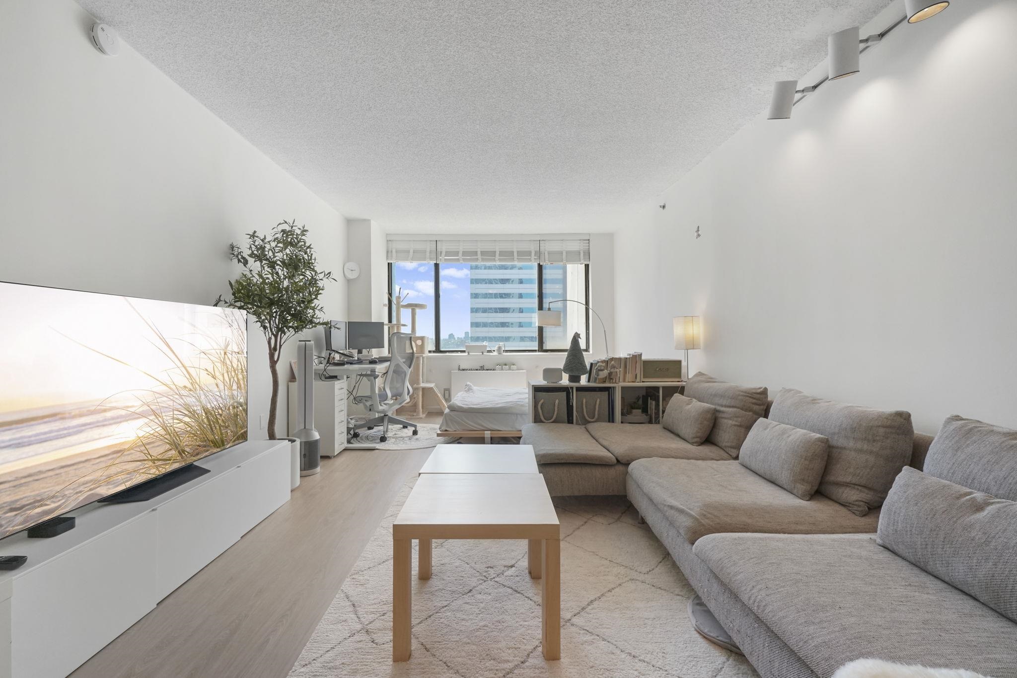 45 RIVER DR SOUTH Unit: 1808