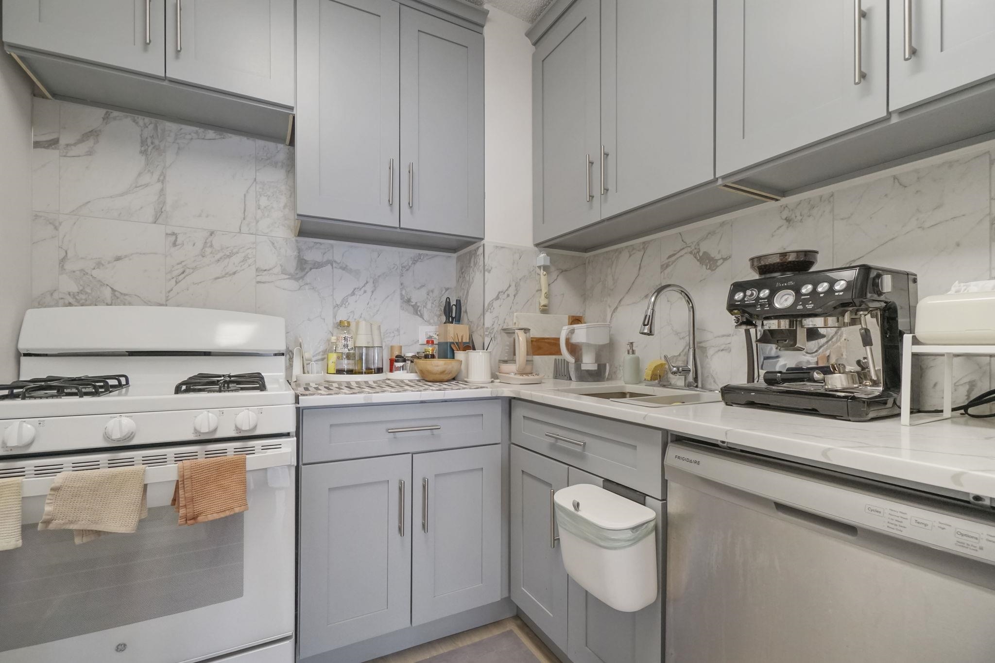 45 RIVER DR SOUTH Unit: 1808