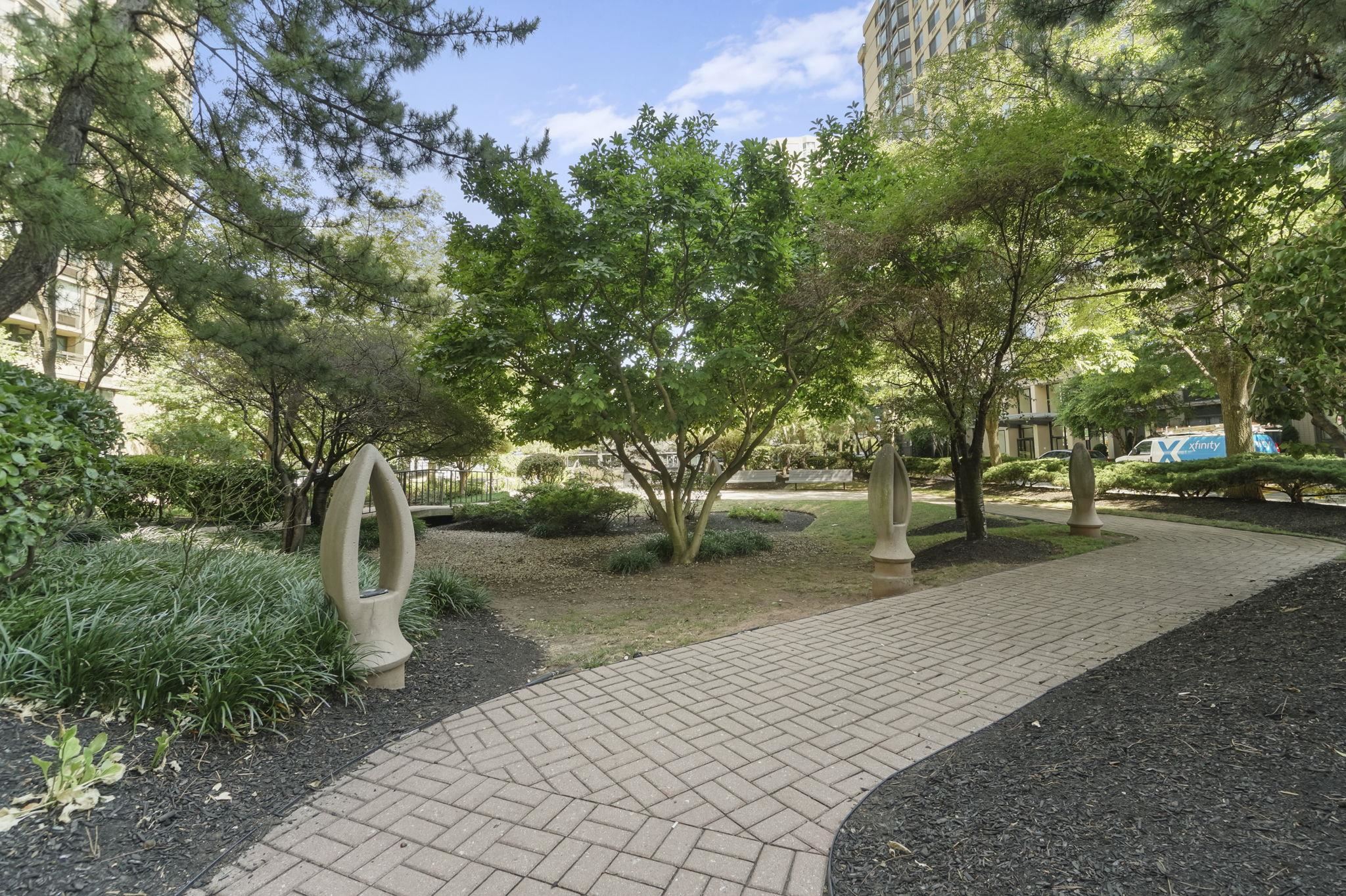 45 RIVER DR SOUTH Unit: 1808