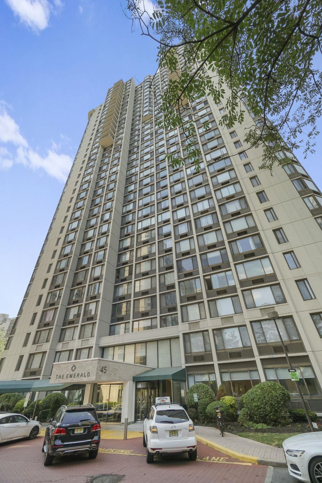 45 RIVER DR SOUTH Unit: 1808