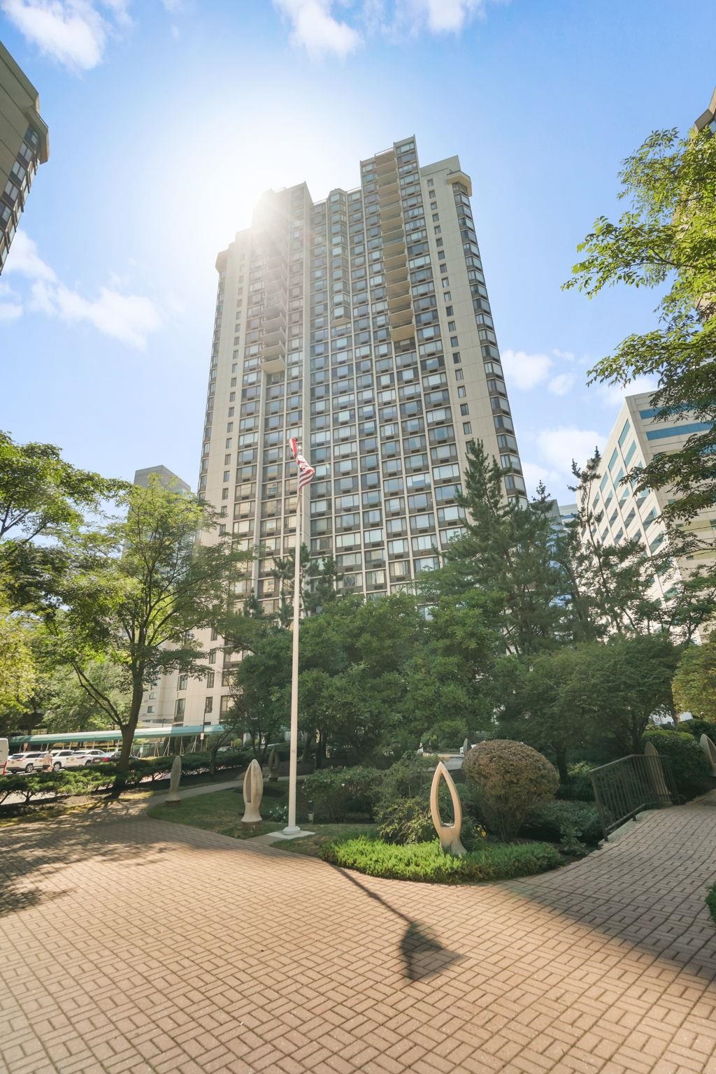 45 RIVER DR SOUTH Unit: 1808