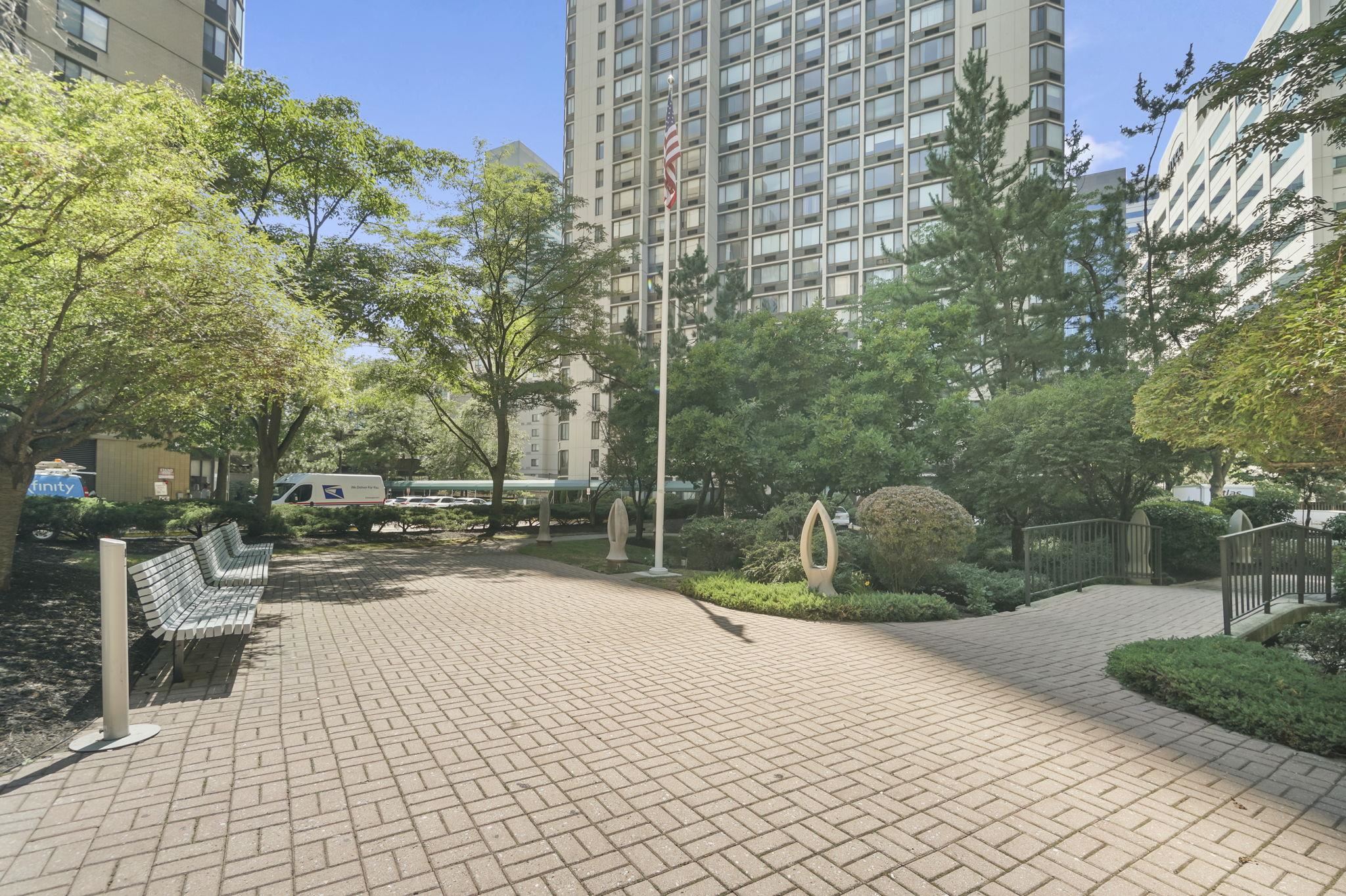 45 RIVER DR SOUTH Unit: 1808